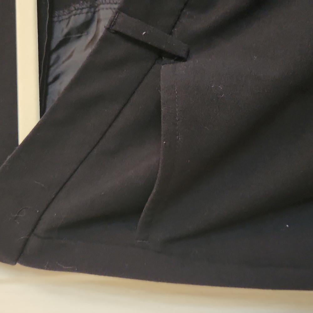 Women's 212 collection size 16 short - Picture 4 of 6